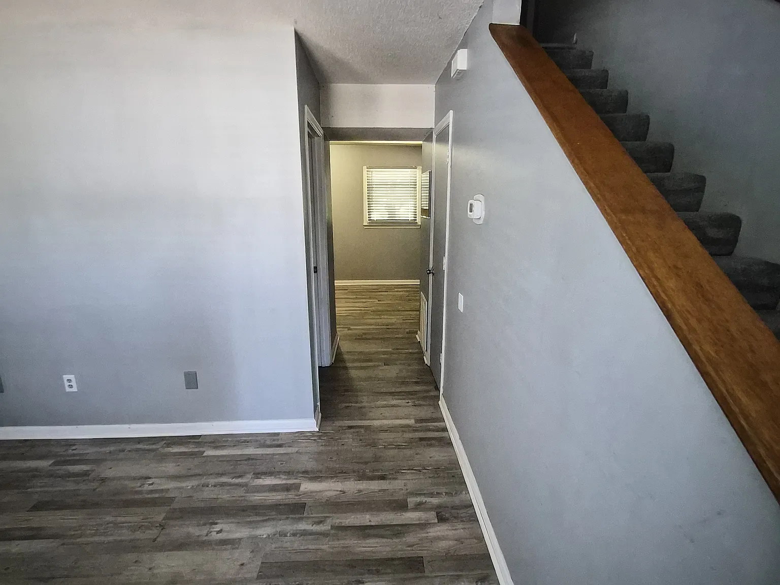 2 bed, 1.5 bath, $1,200 — Photo 2
