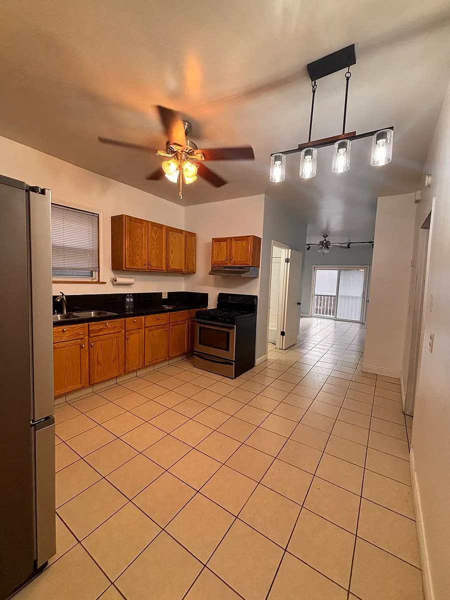 Building Photo - 2721 N Campbell Ave #2