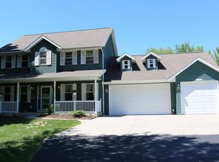 1246 Lake Bluff Ct, Cleveland, WI 53015