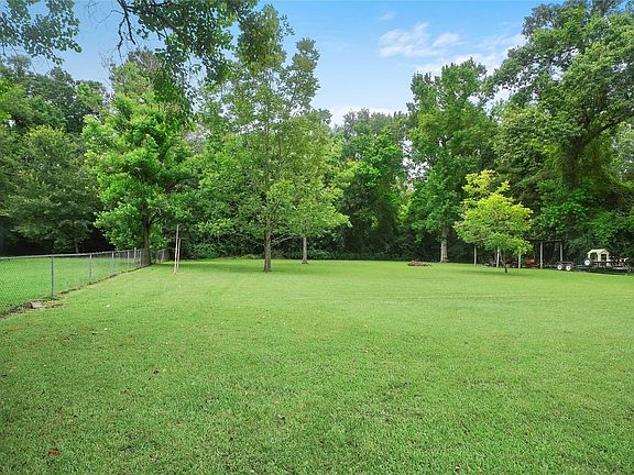 5th image of 34 Woodbranch Dr