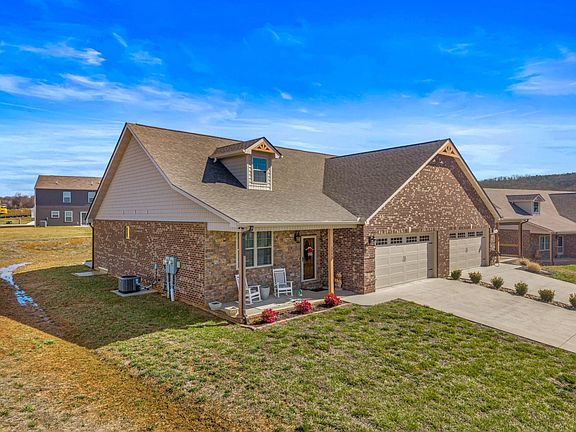 3rd image of 3040 Villas Creekside Dr