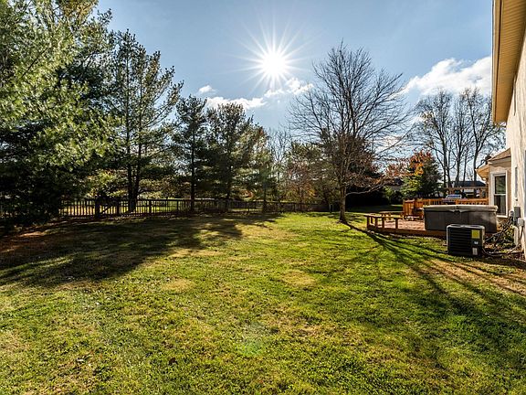 3rd image of 13024 Oakmere Dr NW