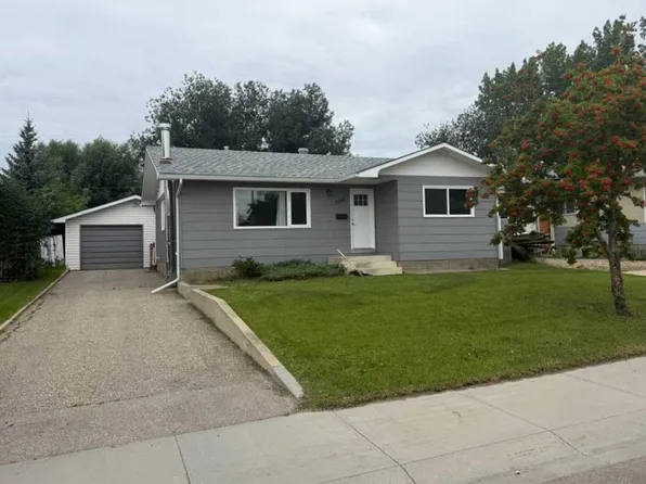 9730 S 117th Ave, Grande Prairie, AB T8V 3P4