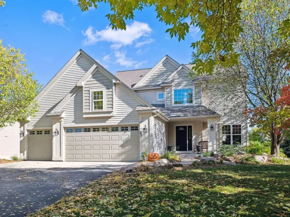 761 Oak Dr, Victoria, MN 55386