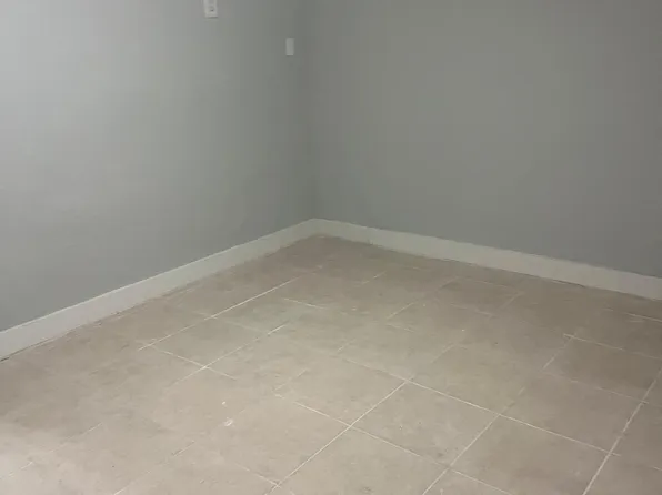 (undisclosed Address), Hollywood, FL 33023