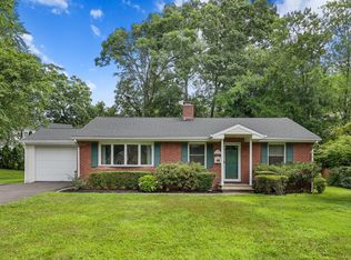 13 Hazelwood Ln, Stamford, CT 06905