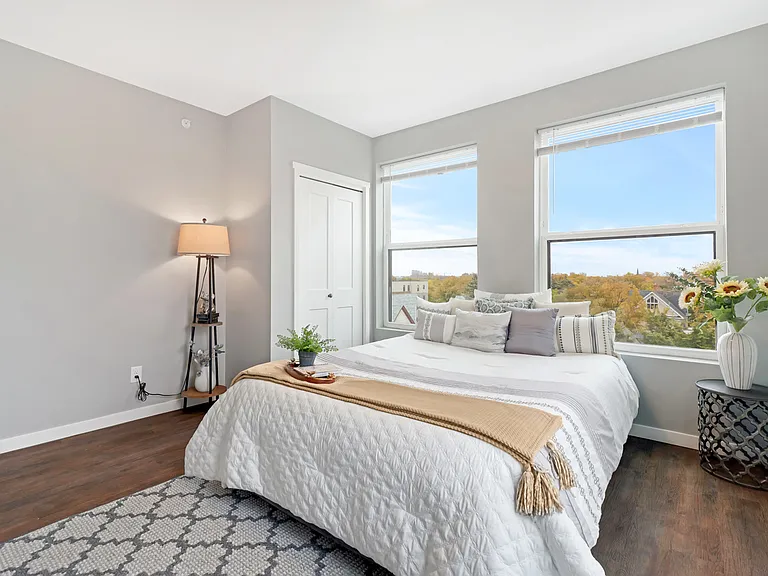 2432 Chicago Ave S #201 — Photo 18