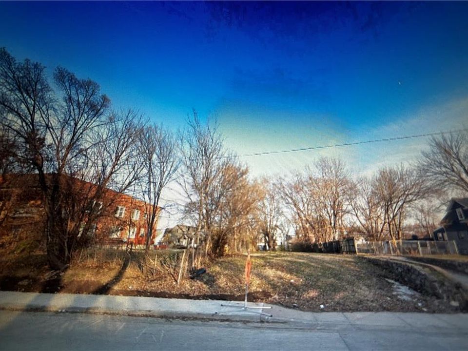 2nd image of 3009 Indiana Ave