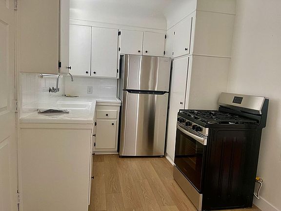 4th image of 6036 10th Ave #6056