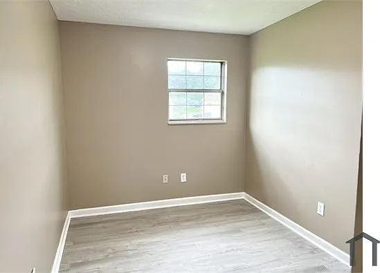 1420 Kingswood Way — Photo 14