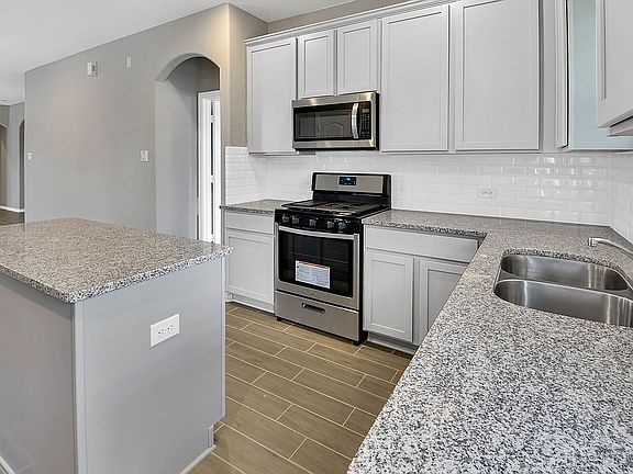 3rd image of 31631 Eldorado Ln