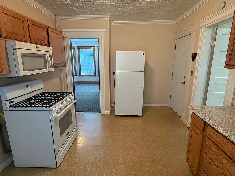 9 Pierpont St #2 — Photo 2
