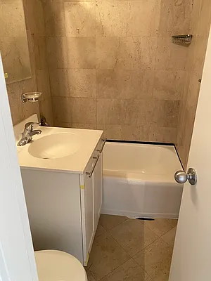 Rented by Real Estate Investors Group LLC | media 19