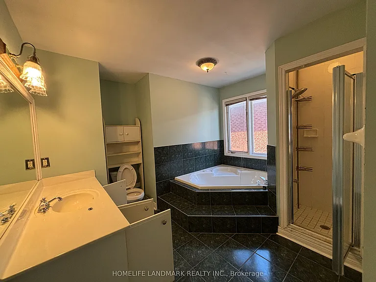 109 Carlyle Cres — Photo 13
