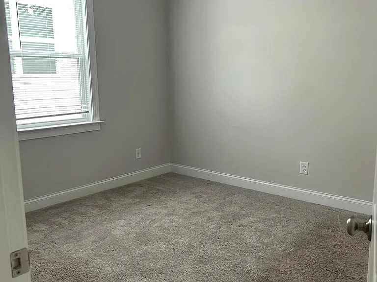 123 Vivian Ln — Photo 38