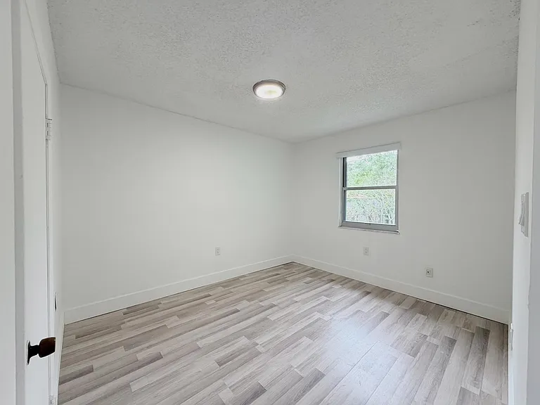 831 El Prado — Photo 18