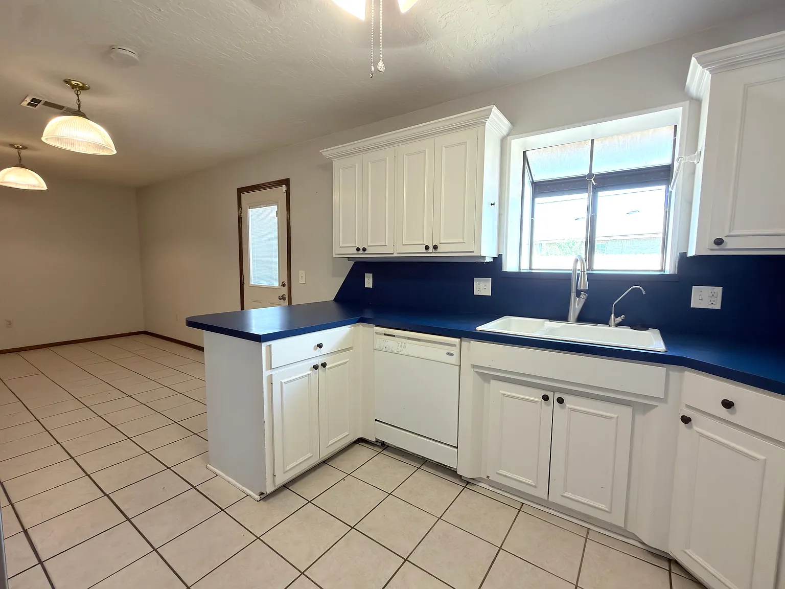 3 bed, 1284 sqft, $1,295 — Photo 3