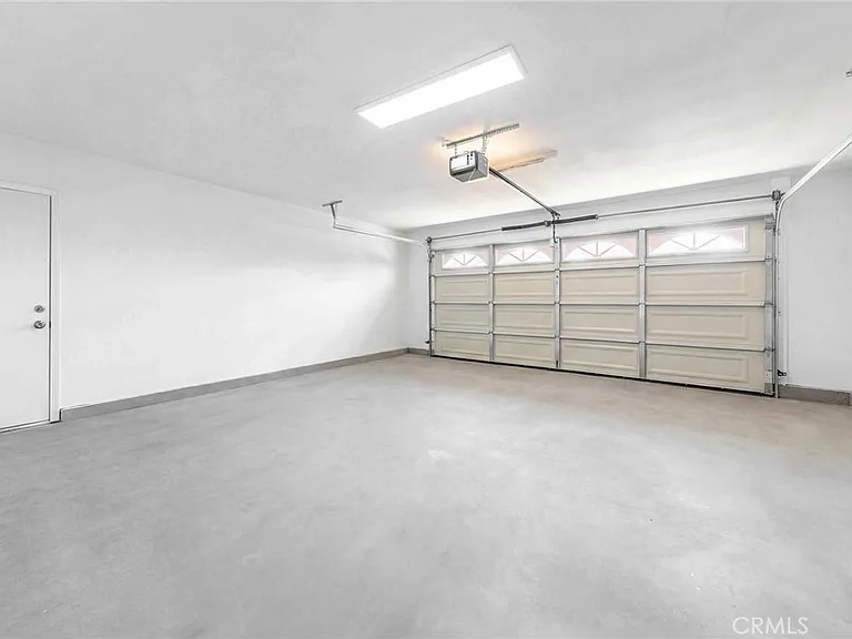19841 Lombardy Ln — Photo 43