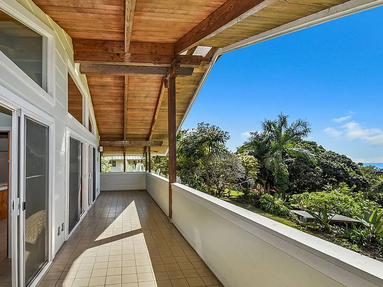 Tropical 3 Bedroom Retreat on Coffee Farm in Kealakekua — Photo 20