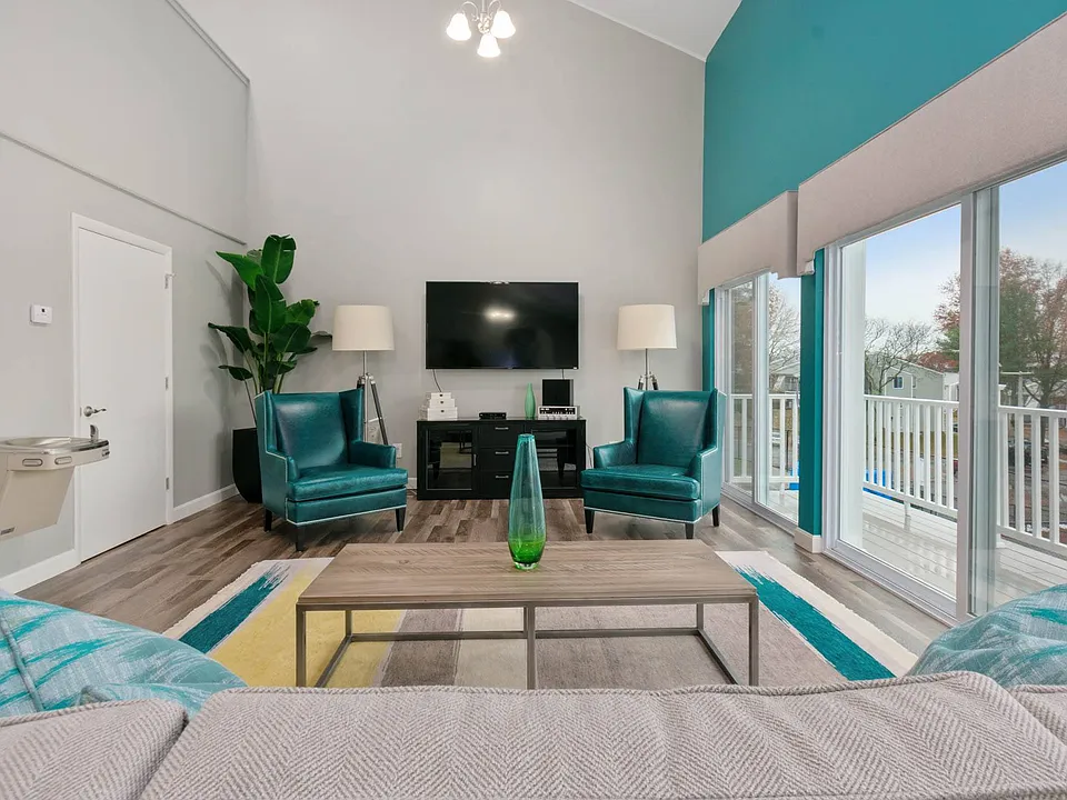 South Winds Apartments