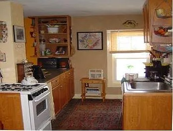 Building Photo - 14 Brinley St #5