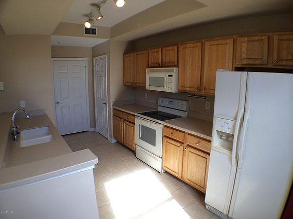 5th image of 10075 Gate Parkway N #1507