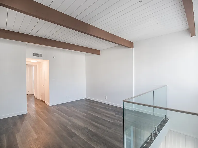 12659 Moorpark St #17 — Photo 16