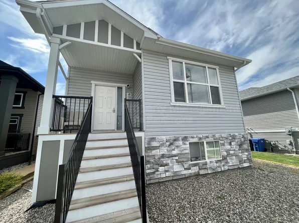 98 Sunridge Blvd W, Lethbridge, AB