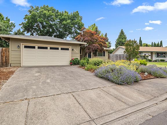 2nd image of 545 Dogwood Dr