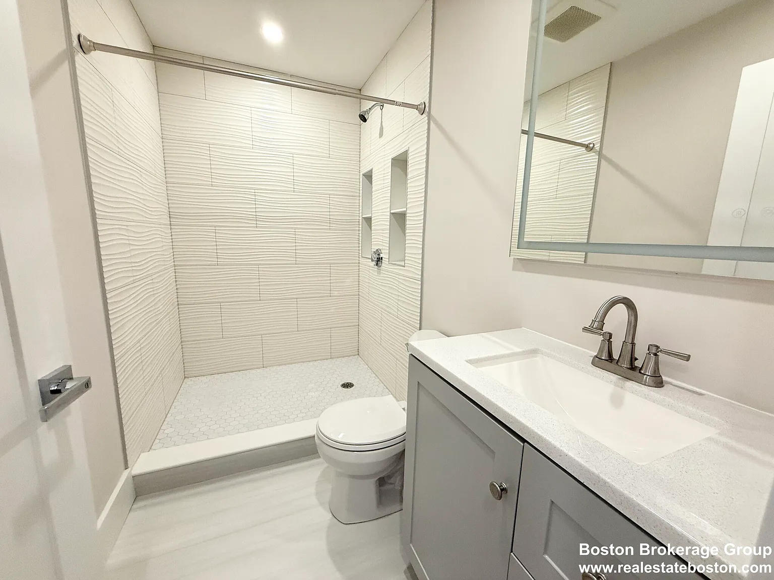 3 bed, 1.5 bath, $3,625 — Photo 4