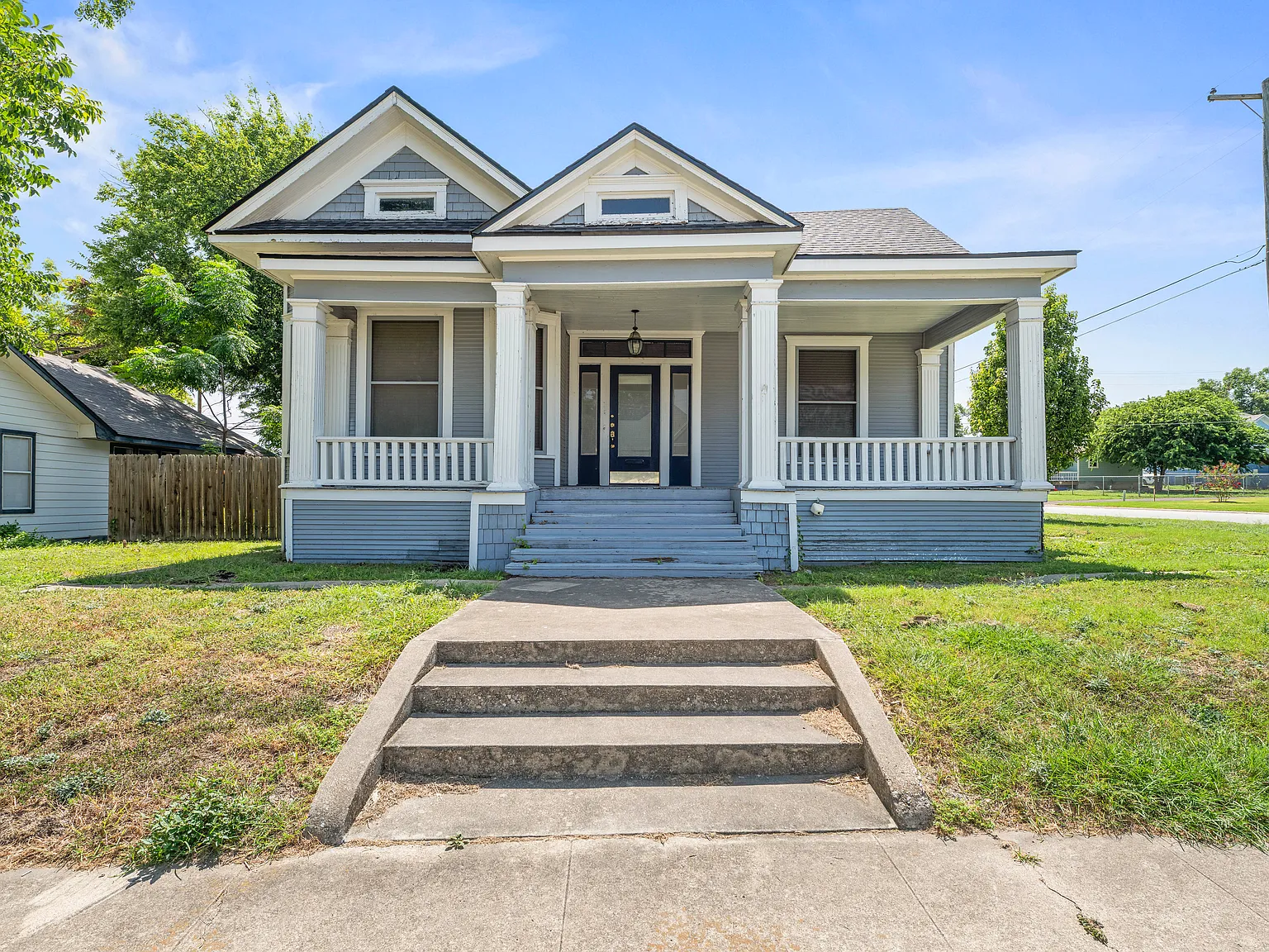 3 bed, 2353 sqft, $2,200 — Photo 3