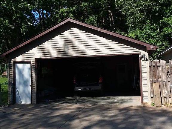 2 car garage 