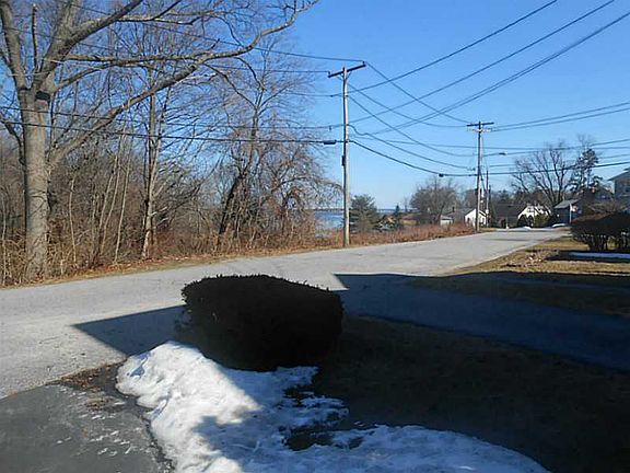 3rd image of 718 Narragansett Pkwy