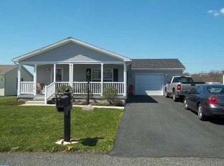 12 Red Wing Dr, Bechtelsville, PA 19505