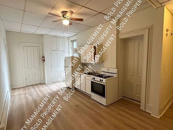 2nd image of 306 S 5th St APT 3
