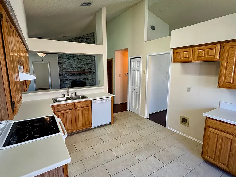 4410 San Mateo Ln — Photo 5