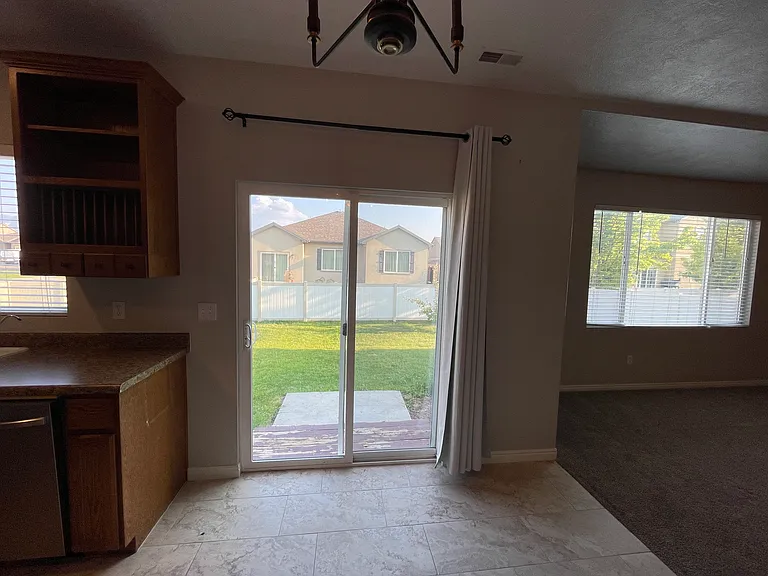 435 W Regatta Ln — Photo 10