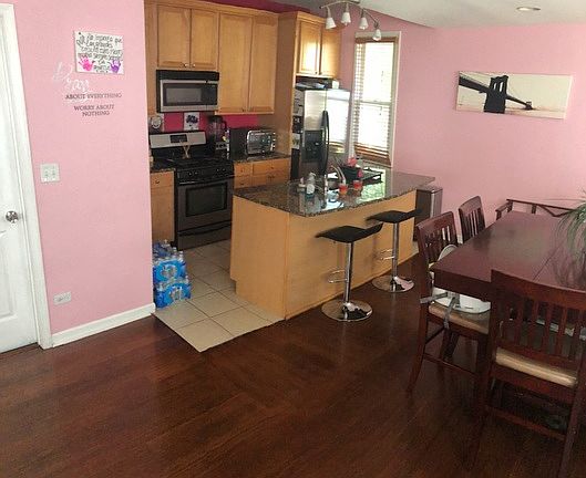 5th image of 403 N 8th Ave
