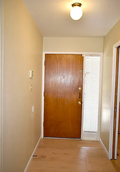 411 Clark Dr — Photo 11