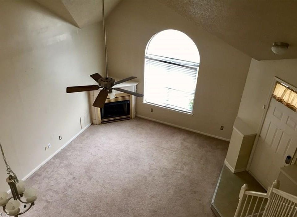 2nd image of 851 Old Clubhouse Rd