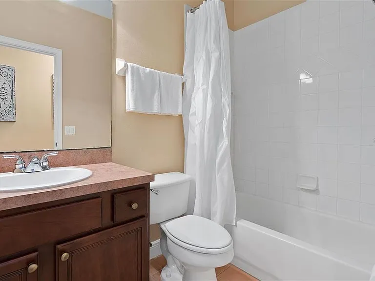 828 Ellwood Ave #J — Photo 19