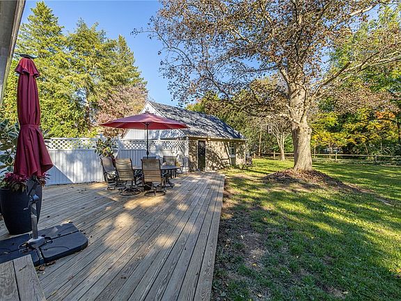 5th image of 626 Dewitt Rd