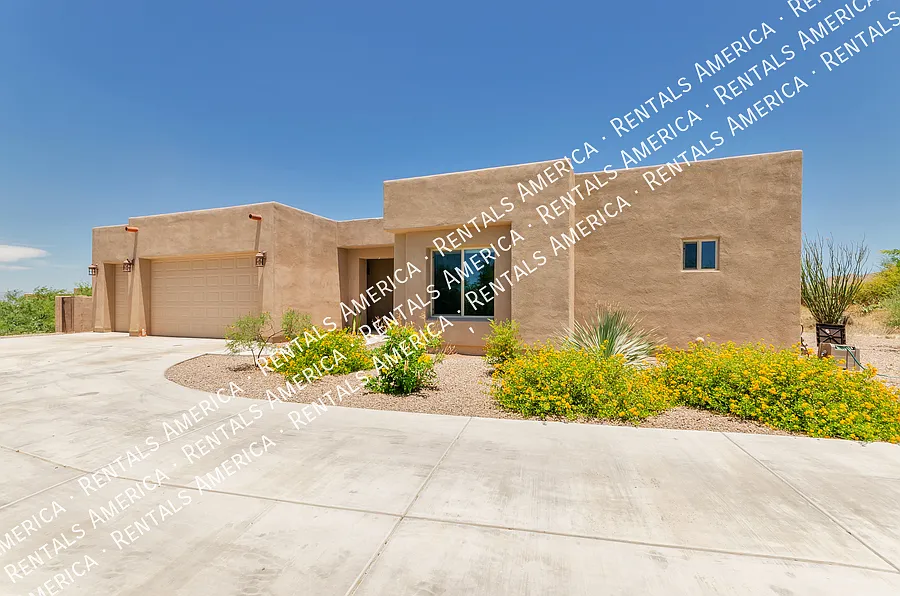 Beautiful Home in Corona de Tucson! — Photo 1