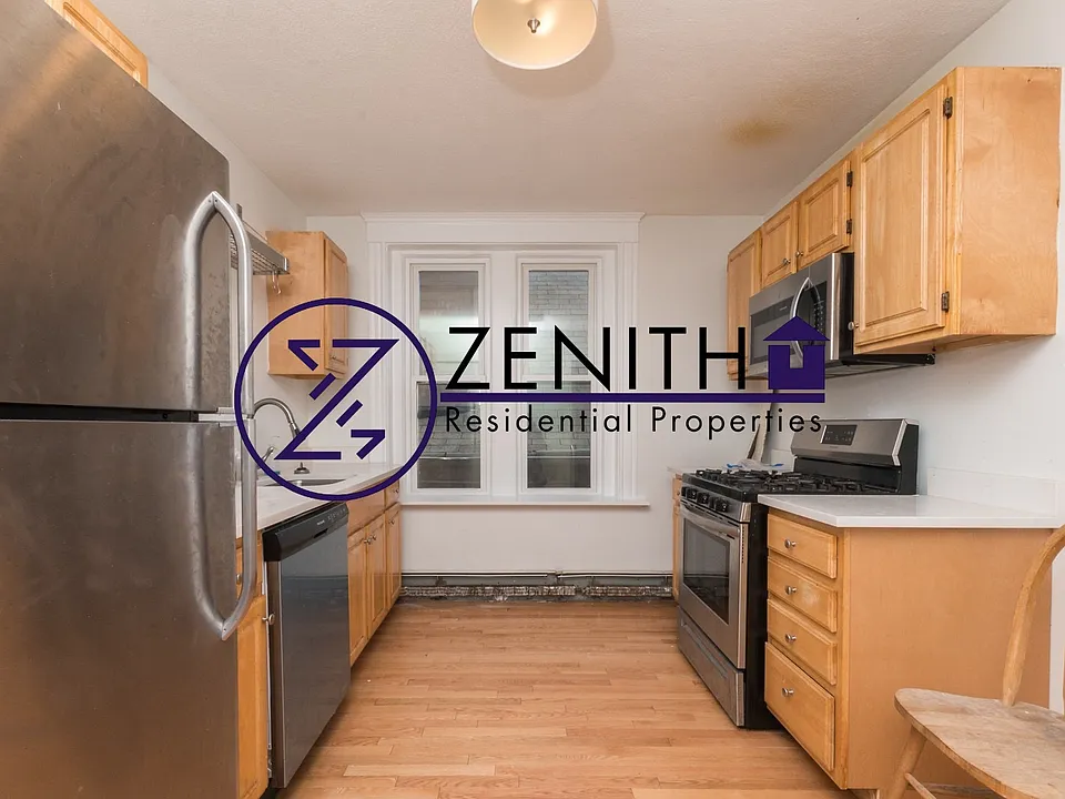 376 Washington St #2
