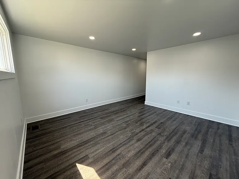 1117 Crossland Ave — Photo 21