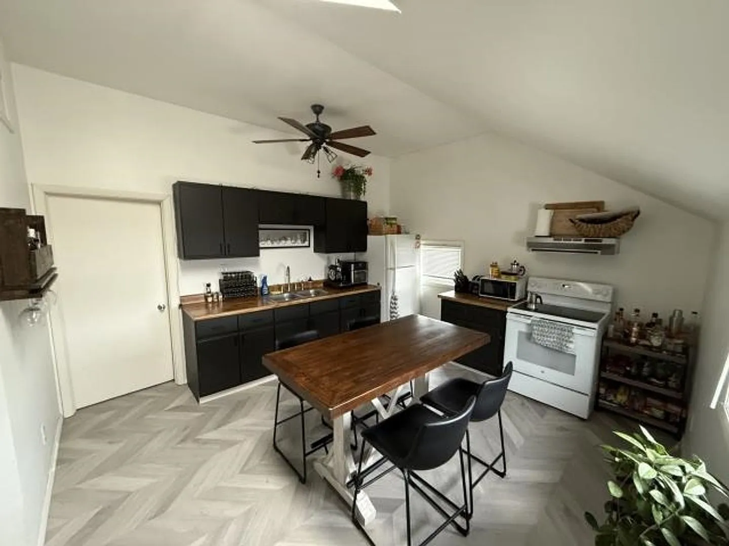 1134 Madison Avenue — Photo 2