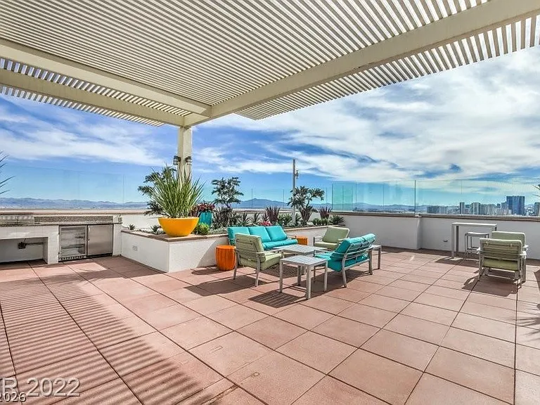 150 Las Vegas Blvd #1018 — Photo 37