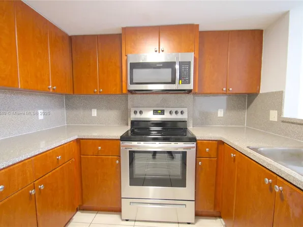 218 NW 12th Ave APT 502, Miami, FL 33128
