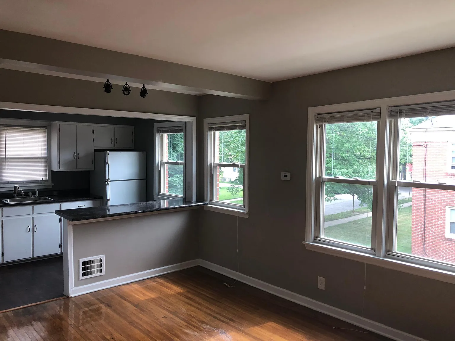 1 bed, 500 sqft, $950 — Photo 1