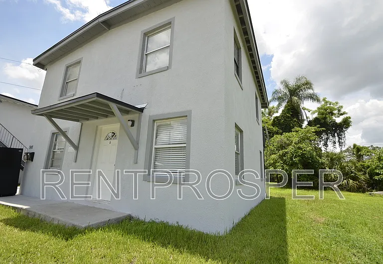 740 W Robinson St #UPPER — Photo 6